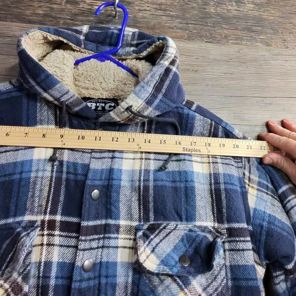 Authentic BTC Trading Co Navy and Beige Plaid Flannel Hooded Shirt Jacket - Picture 6 of 12